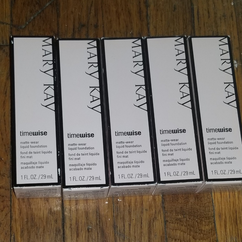 Timewise Luminous-Wear Liquid Foundation